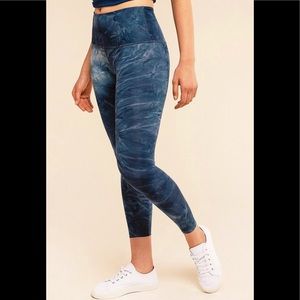 Barre3 Beyond Yoga Blue Tie-Dye Leggings size L
